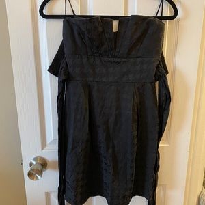 Short Strapless Black Dress